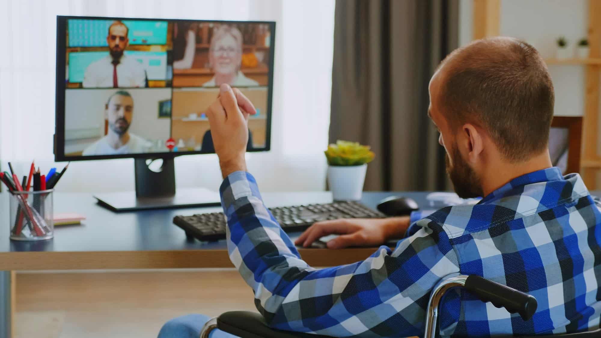 Online conversation with paralysed man